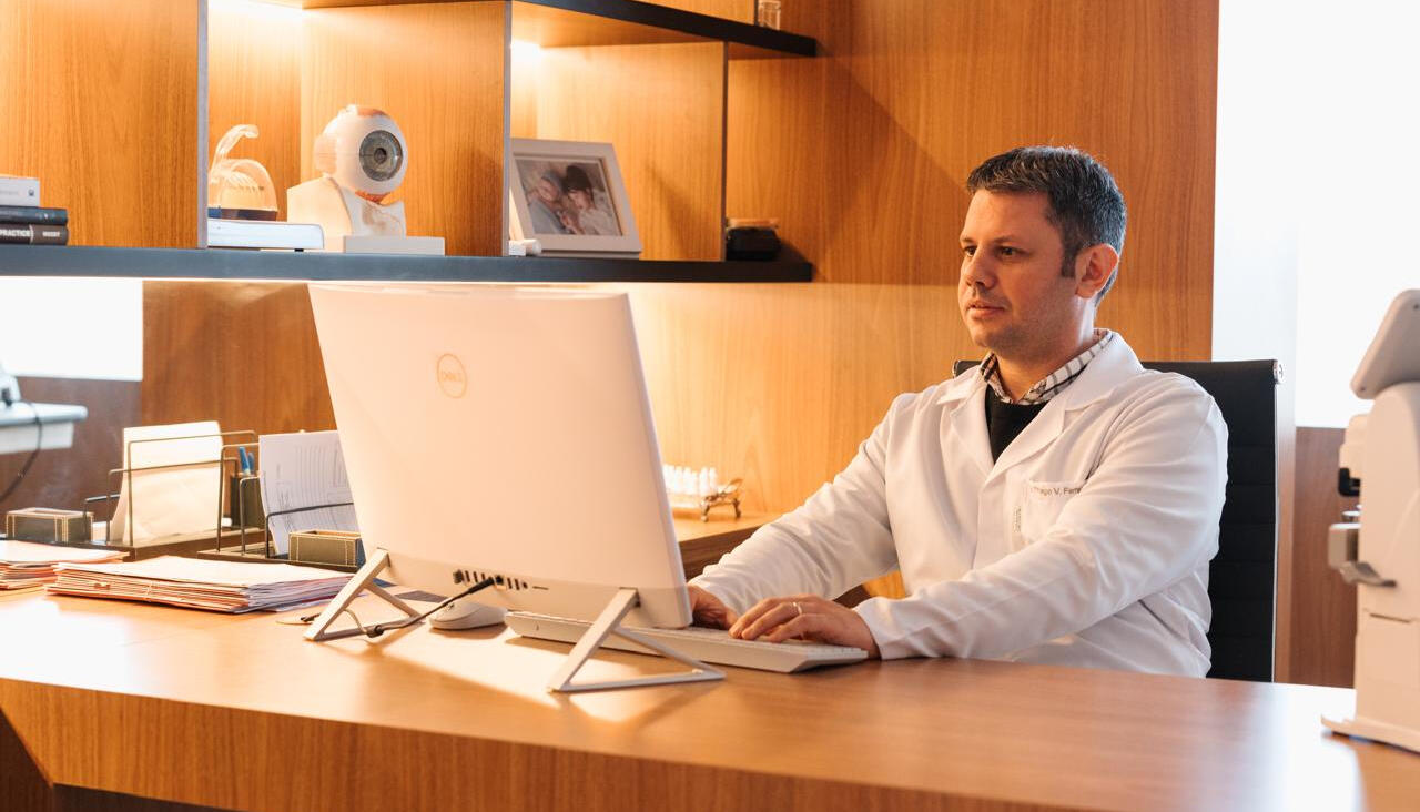 Dr. Thiago Vernetti Ferreira, oftalmologista do Dr. Thiago Vernetti Ferreira